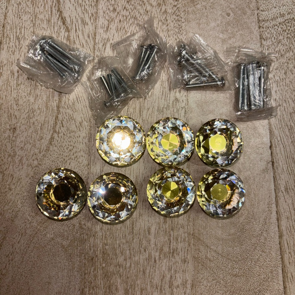 7 pc Faceted Crystal Cabinet Knobs - Yellow Gold